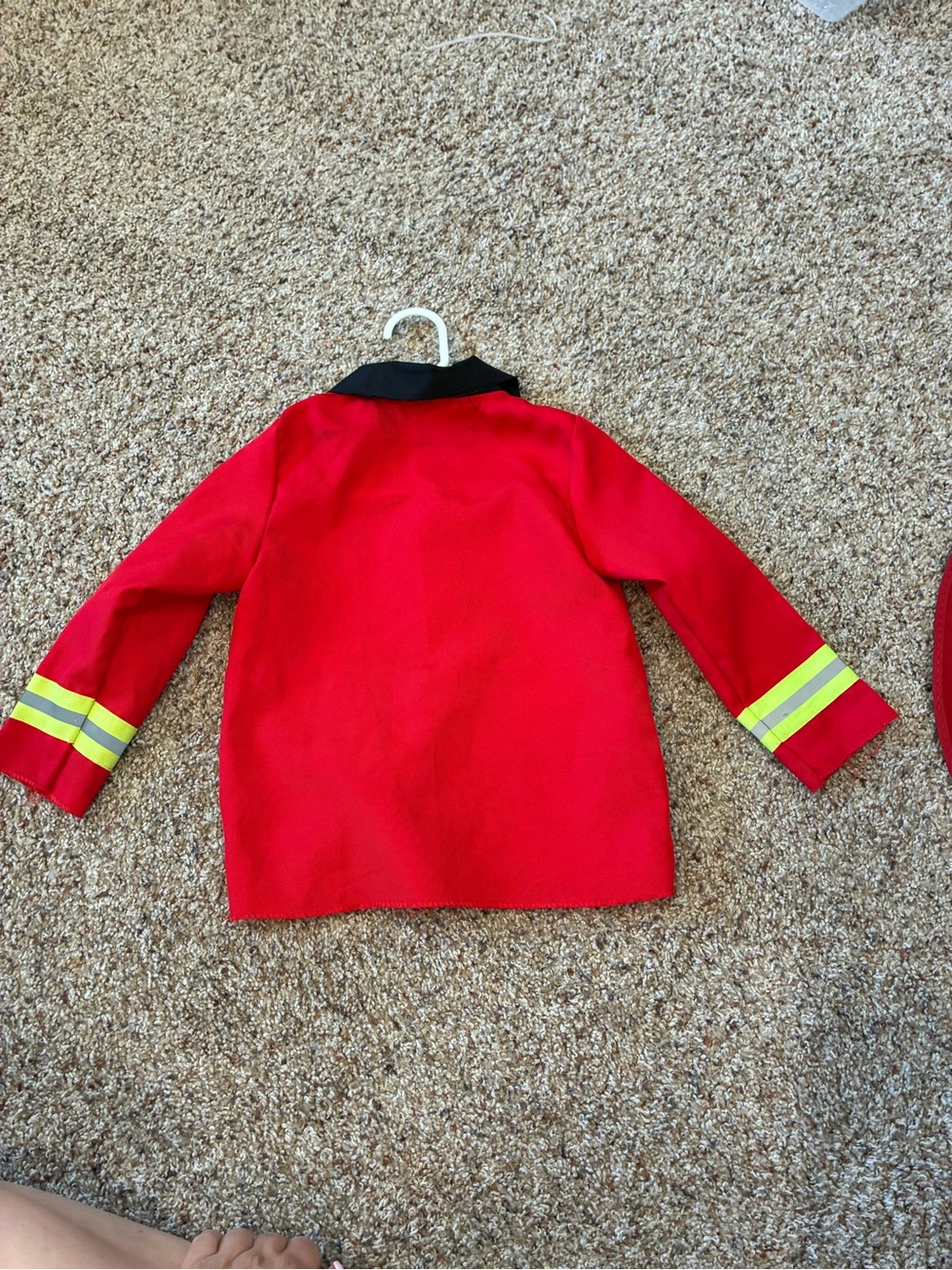 2-3T Firefighter Costume with Hat 🚒 - Picture 7 of 8